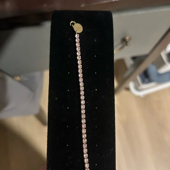 Gold plated with Pink Crystals Ankle /bracelet Bracelet - Picture 2 of 5